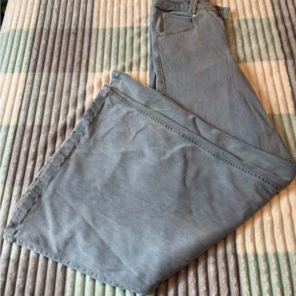 POPFLEX Light wash wide leg Jeans - Picture 2 of 7